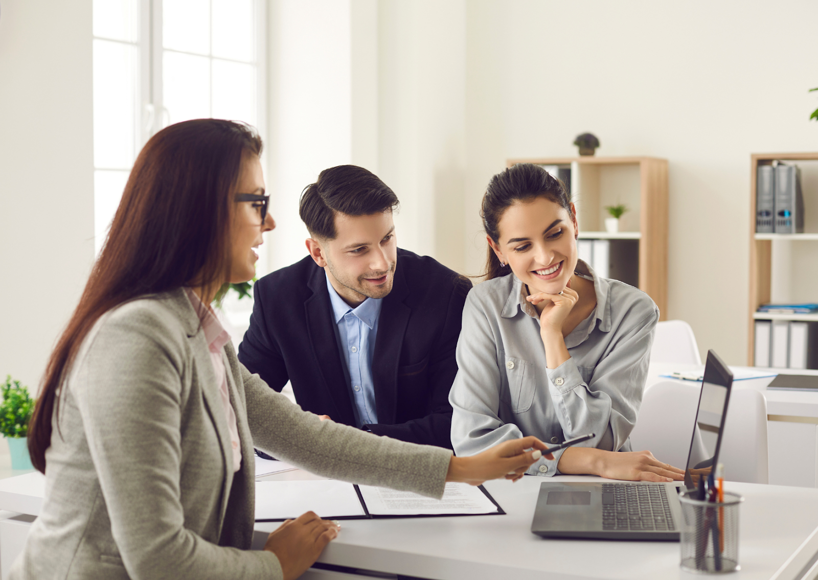 The LA Homeowner Checklist for Guest Communication, Cleaning, Pricing, and Maintenance Coordination